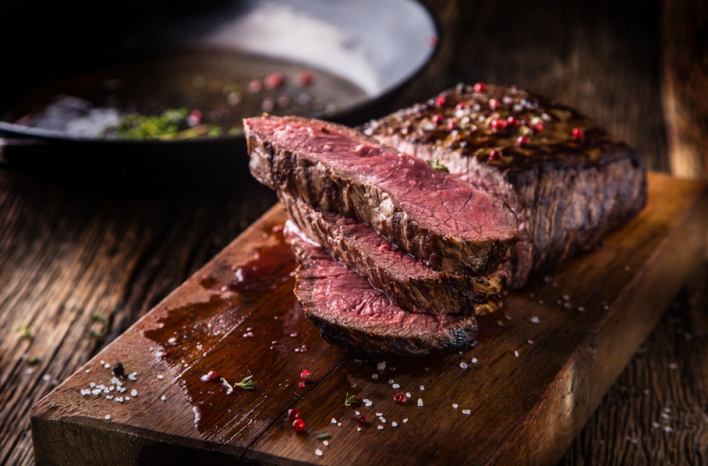 Dieta despre care cercetătorii cred că ne-ar putea prelungi viața. Câtă carne ar trebui de fapt să consumăm